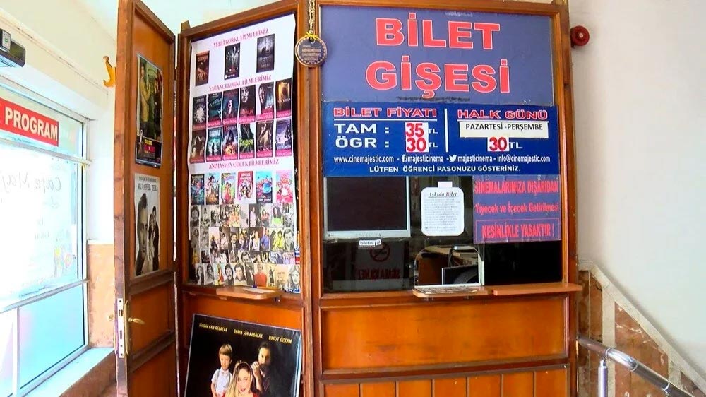 33 yıllık sinemanın kalbi 'can çekişiyor' 1 Untitled 10 17