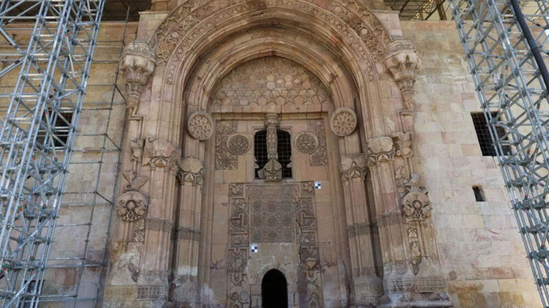 UNESCO’nun Dünya Kültür Mirası Listesi’ndeki Ulu Cami ve Darüşşifası ziyarete açılıyor UNESCO'nun Türkiye'de Dünya Kültür Mirası Listesi'ne aldığı ilk eser olan