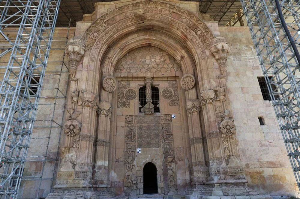 UNESCO'nun Dünya Kültür Mirası Listesi'ndeki Ulu Cami ve Darüşşifası ziyarete açılıyor 5 Untitled 2 5