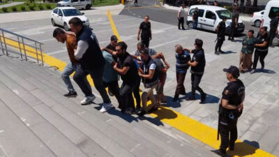 Husumetli iki ailenin çatışmasında bekçi yaralanmıştı! 14 kişi adliyede