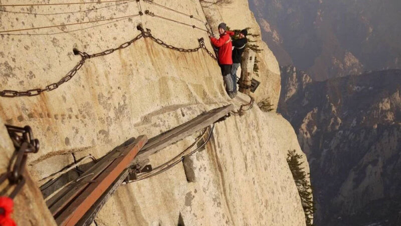 Adrenalin tutkunu insanların tatil için gittikleri yerlerde buna uygun oluyor.