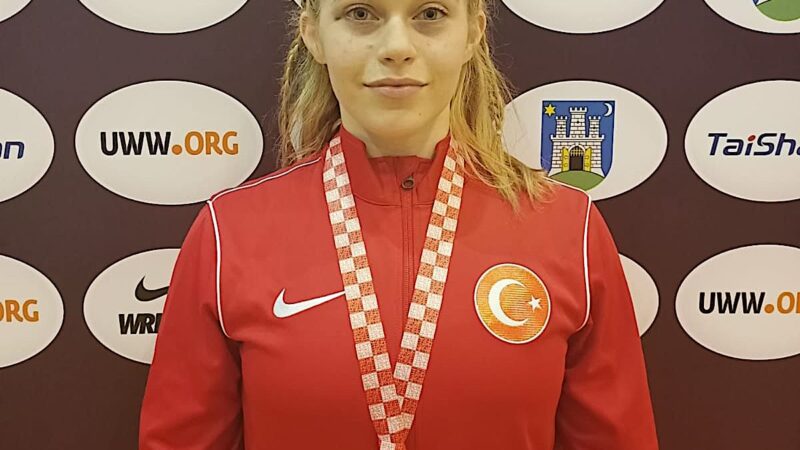 Hırvatistan'da düzenlenen U15 Avrupa Güreş Şampiyonası'nda milli sporcular elde ettikleri