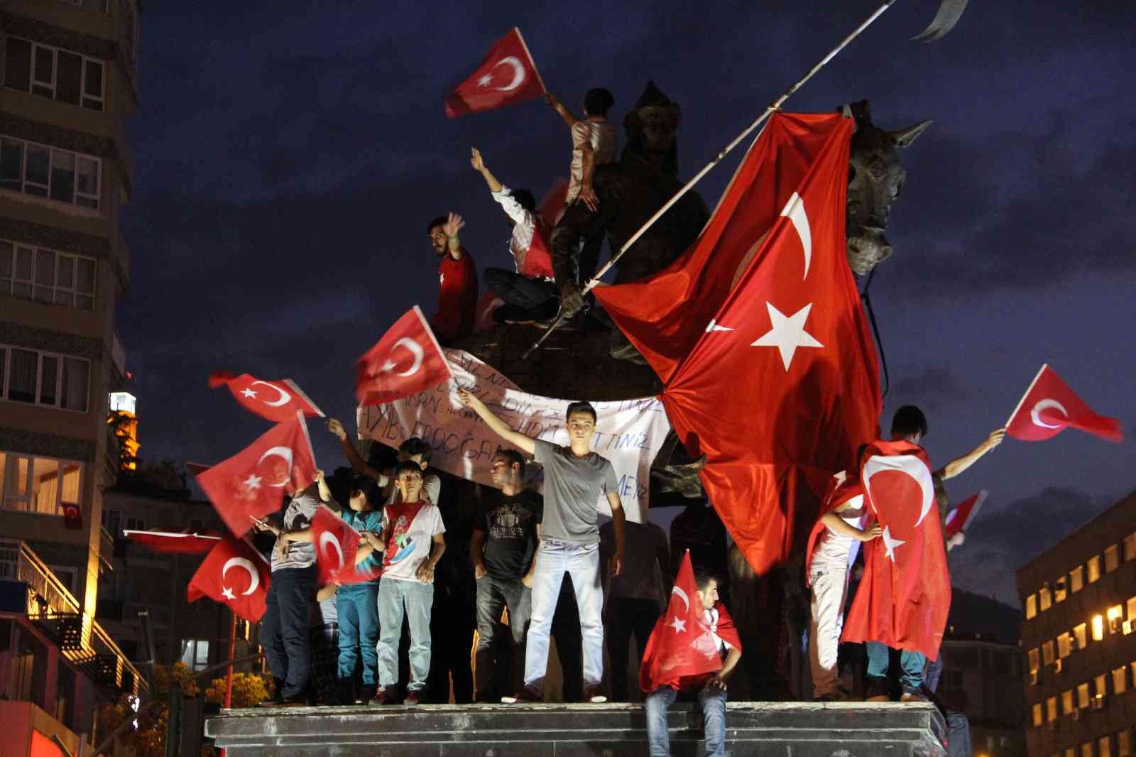 AK Parti Bursa İl Başkanı Davut Gürkan 15 Temmuz gecesini anlattı