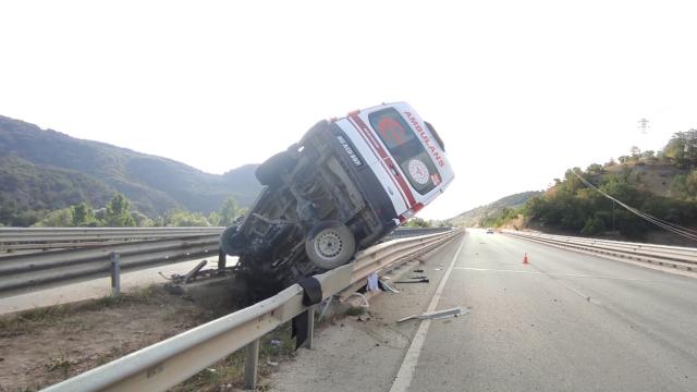 Refüje çıkan ambulanstaki hasta yaşamını yitirdi