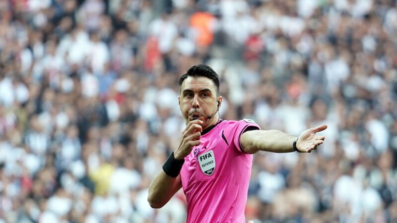 Bursalı hakeme UEFA’dan önemli görev! FIFA kokartlı hakem Arda Kardeşler, Karadağ'ın Sutjeska ile Faroe Adaları'nın