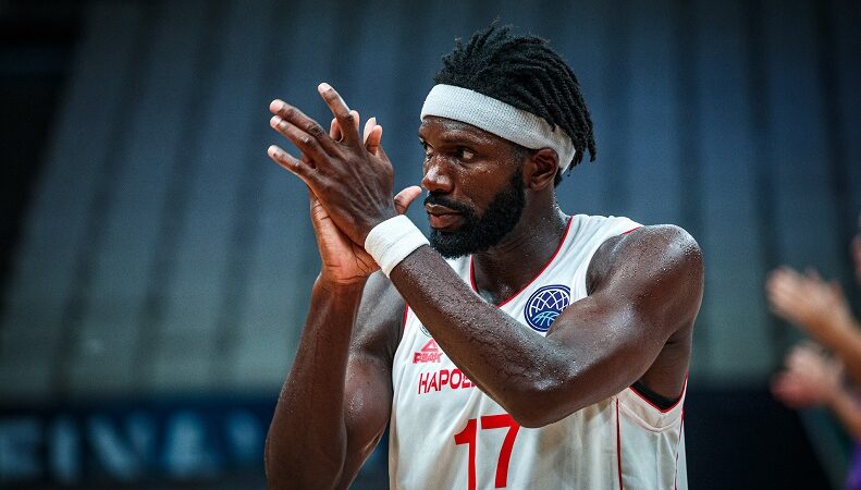 ING Basketbol Süper Ligi ekiplerinden TOFAŞ, Nijeryalı uzun forvet Suleiman
