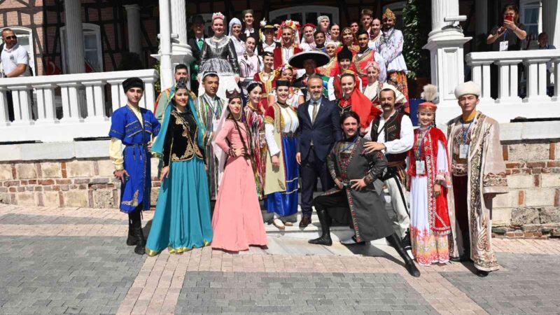 Başkan Aktaş, Altın Karagöz ekiplerini ağırladı BURSA BÜYÜKŞEHİR BELEDİYESİ TARAFINDAN BU YIL 34’ÜNCÜSÜ GERÇEKLEŞTİRİLEN ALTIN KARAGÖZ