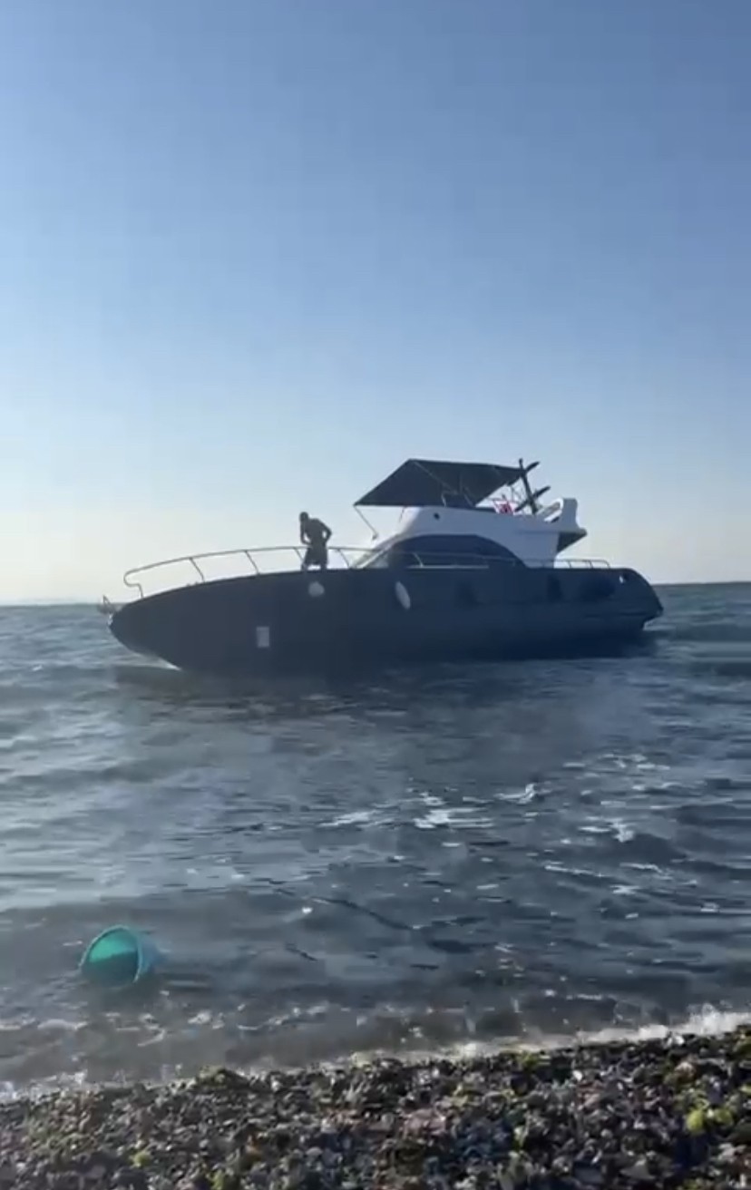 Bursa milyonluk lüks yat karaya oturdu!