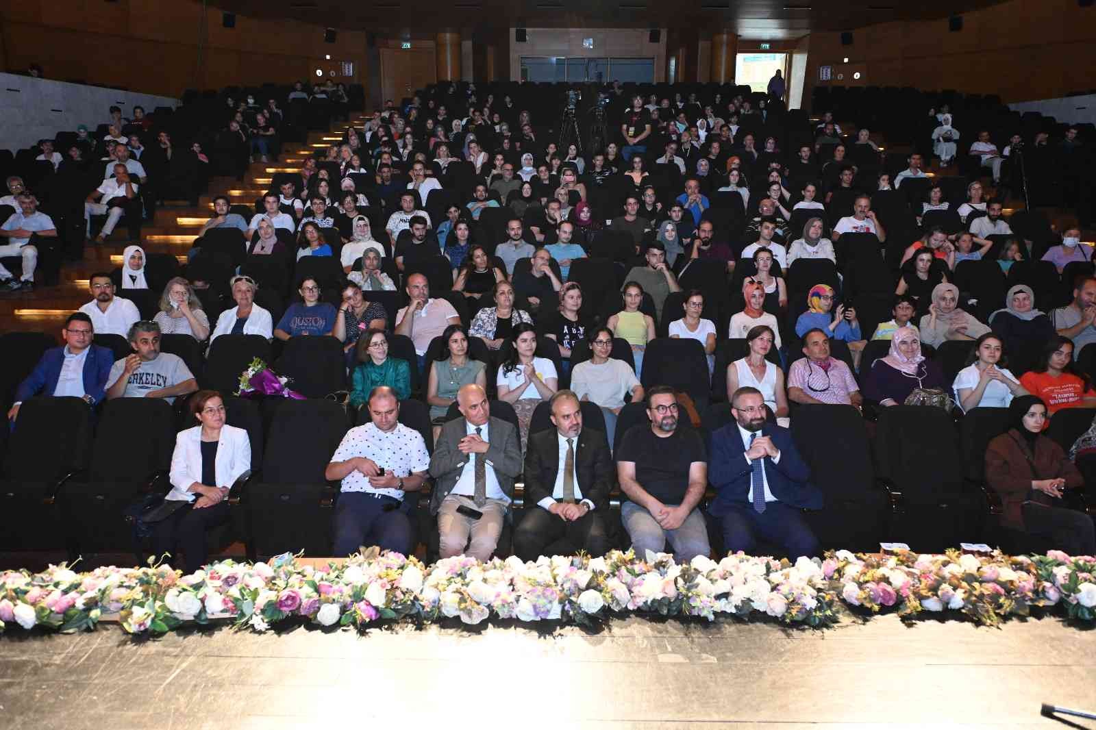 Bursa’da Turan Orkestrası ile Türk dünyası ezgileri 1 bursada turan orkestrasi ile turk dunyasi ezgileri d4aa004