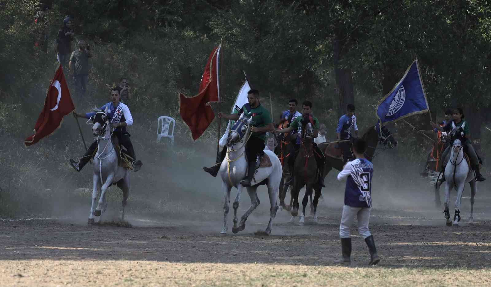 Cirit geleneği Büyükşehir’le yaşatılıyor Cirit geleneği Büyükşehir’le yaşatılıyor