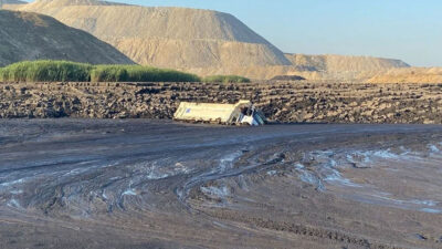 İş makinesi operatörü çamur altında kaldı