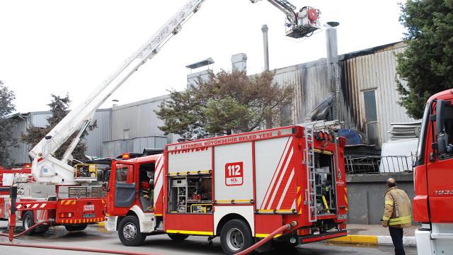 Fabrika deposunda yangını