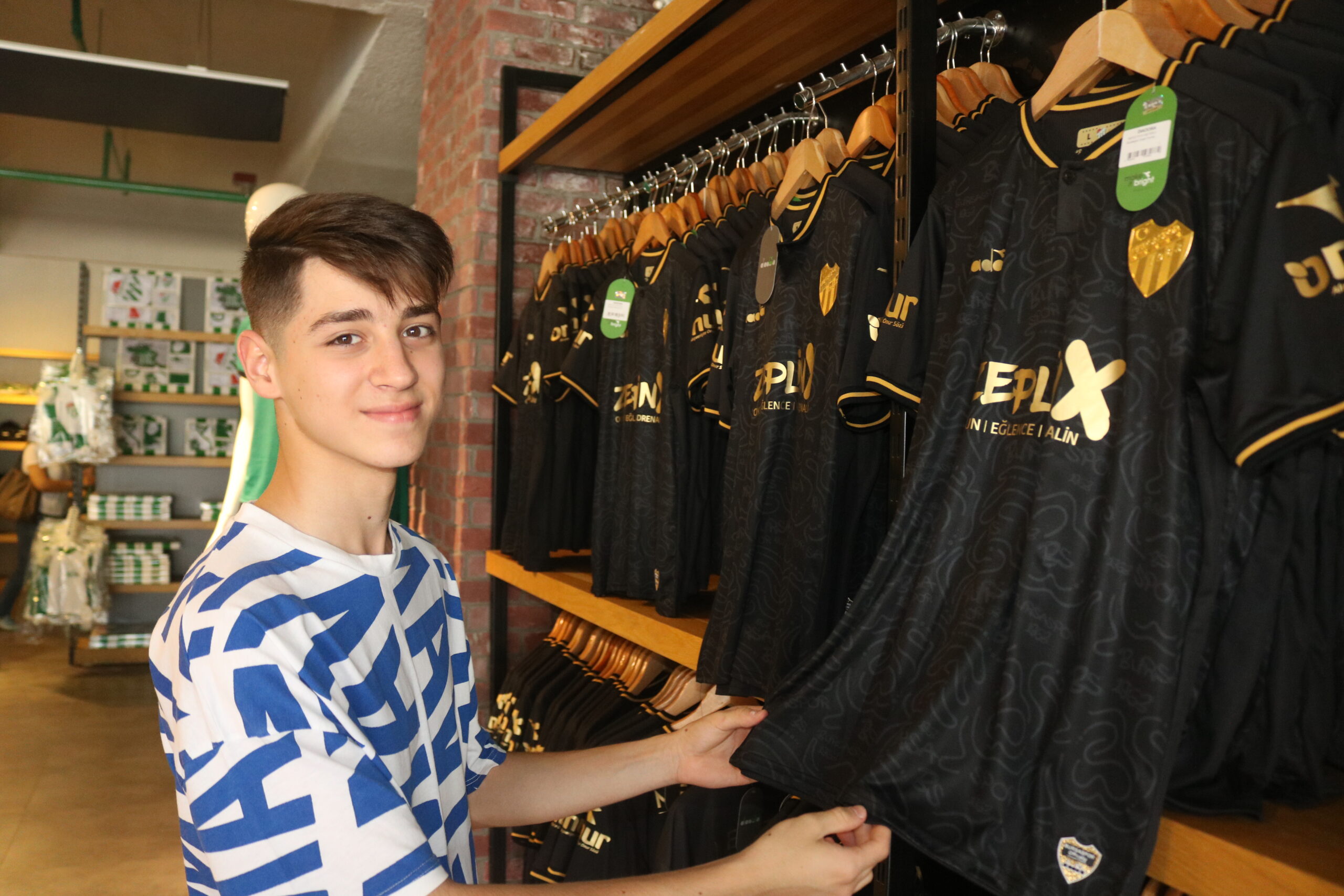 Bursaspor’da ilk gün bereketi!