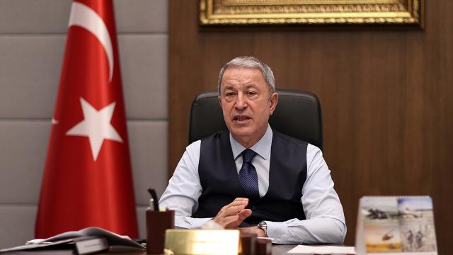 Bakan Akar: 250 binden fazla kaçak geçiş engellendi