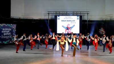İnegöl Belediyesi Halk Dansları Topluluğundan muhteşem gösteri