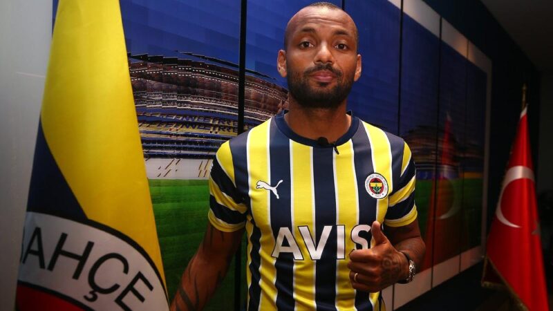 F.Bahçe transferi resmen duyurdu! Fenerbahçe, İtalya ekibi Cagliari'de forma giyen 30 yaşındaki futbolcu Joao