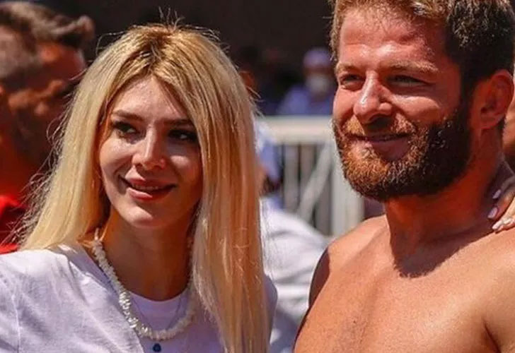 Tatil pozu olay oldu! ‘Uzatmadan nikah yapın’ Tatil pozu olay oldu! ‘Uzatmadan nikah yapın’