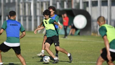 Bursaspor’da kıran kırana antrenman