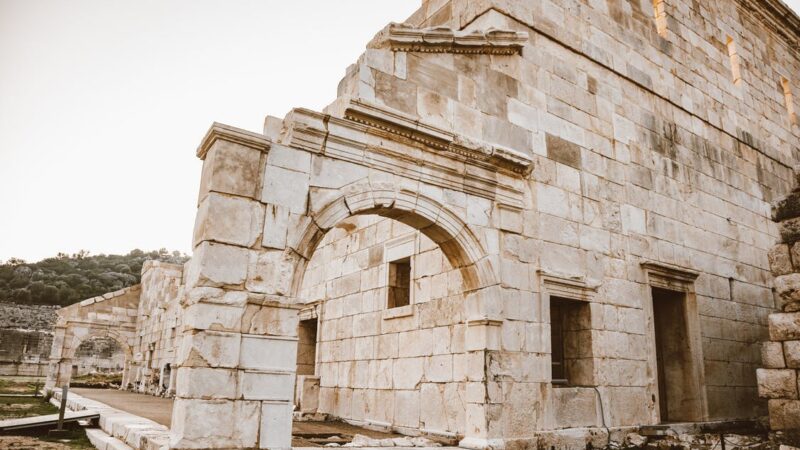 Ülkemizin en önemli turizm bölgelerinden biri olan Akdeniz, hem tarihi