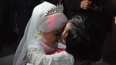 108 santim boyundaki çift evlendi…