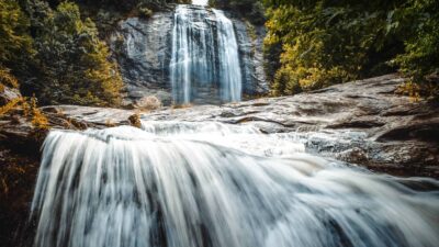 Bursa’da 38 metreden dökülüyor! Bayramda ziyaretçi rekoru…