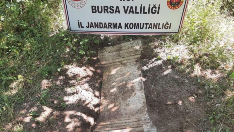 Bursa’da tarihi eser operasyonu! Bursa’da Jandarma ekiplerinin düzenlediği operasyonda Roma dönemine ait mozaikler ve