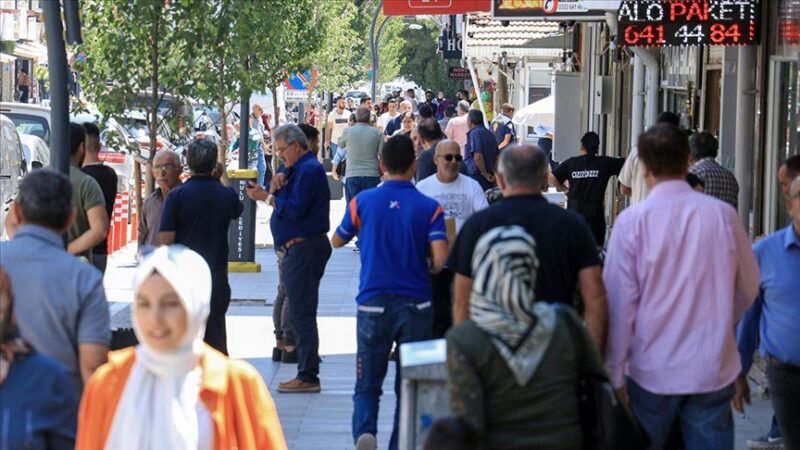 Nüfusunun iki katından fazlası yurt dışında yaşayan "Kuluforniya" olarak anılan