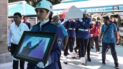 Bursalı usta sanatçı son yolculuğuna uğurlandı