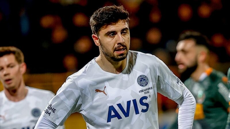 İngiltere Championship ekiplerinden Hull City, Ozan Tufan'ı kadrosuna kattığını duyurdu.
