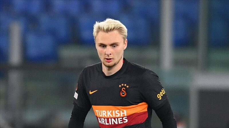 Galatasaray'ın Danimarkalı stoperi Victor Nelsson, hazırlık maçlarında yanında forma giyen
