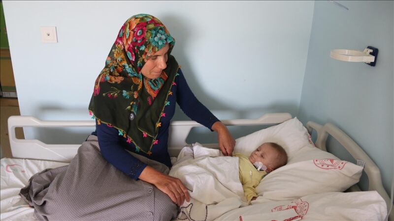 Şanlıurfa'da kalp rahatsızlığı yaşayan 7 aylık bebek getirildiği Diyarbakır'da gerçekleştirilen