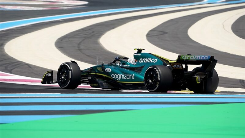Formula 1 takımlarından Aston Martin'in Alman pilotu Sebastian Vettel, sezon