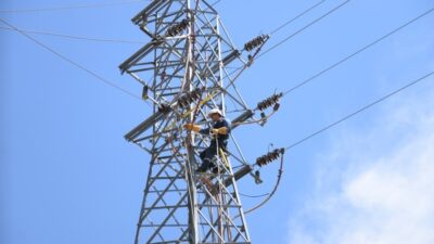 UEDAŞ saha ekibi bayramda da mesaide