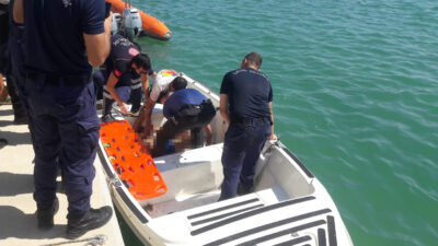 Yasak bölgeden girdiği denizde boğuldu