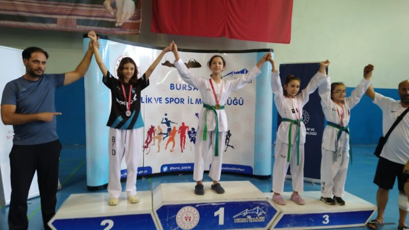 Yıldırım Belediyesporlu sporcular, 15-17 Temmuz tarihleri arasında Gürsu Spor Salonu'nda