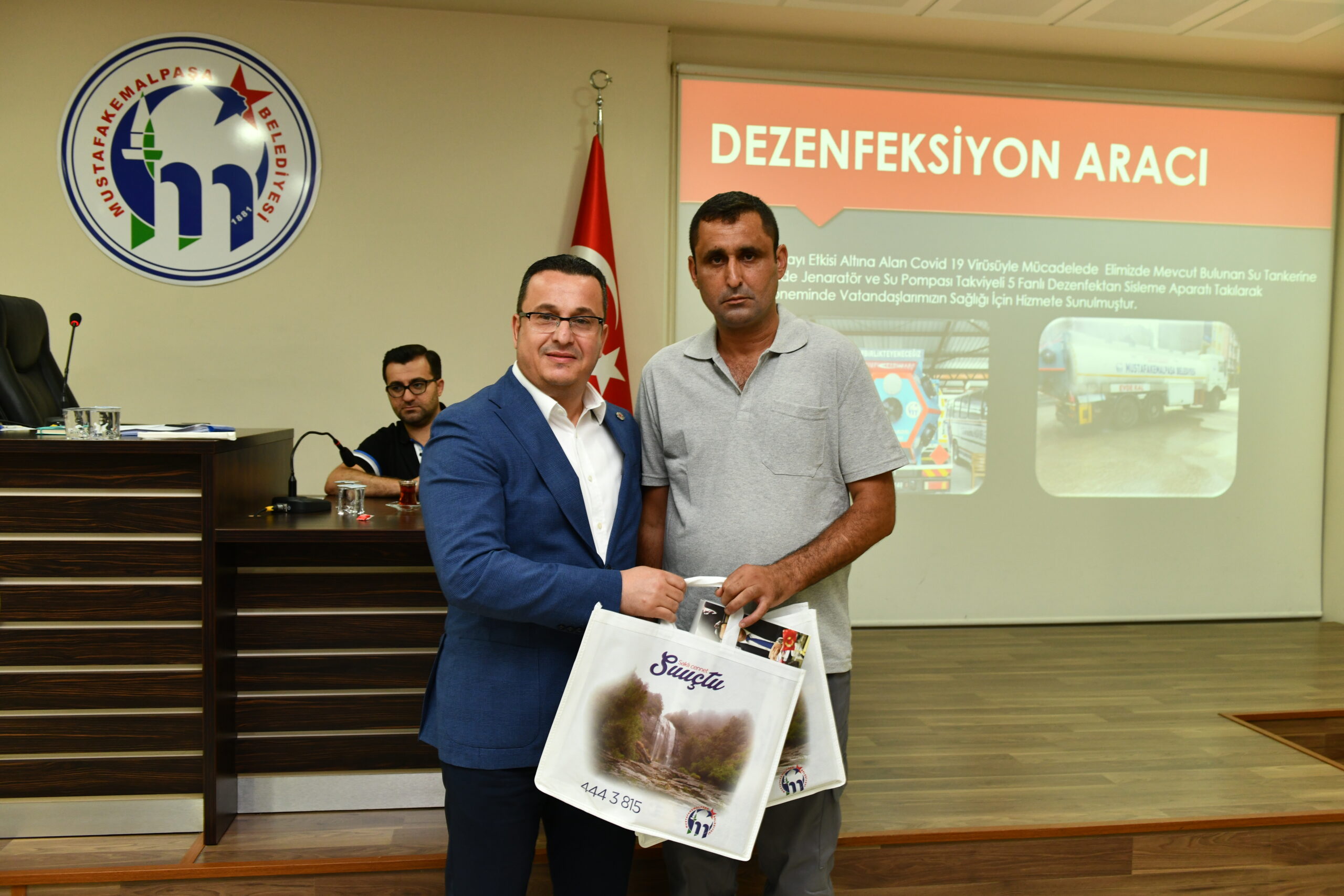 Mustafakemalpaşa Belediyesi’nde ”Ayın personeli” uygulaması başladı Mustafakemalpaşa Belediyesi’nde ”Ayın personeli” uygulaması başladı