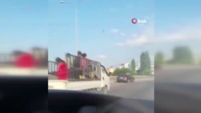 Bursa’da tehlikeli yolculuk! Canlarını hiçe saydılar