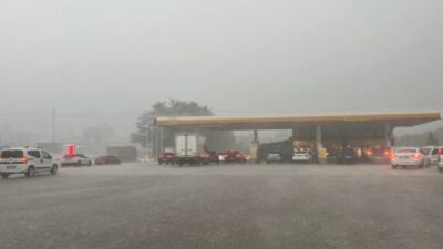 Bursa’da sağanak hayatı olumsuz etkiledi