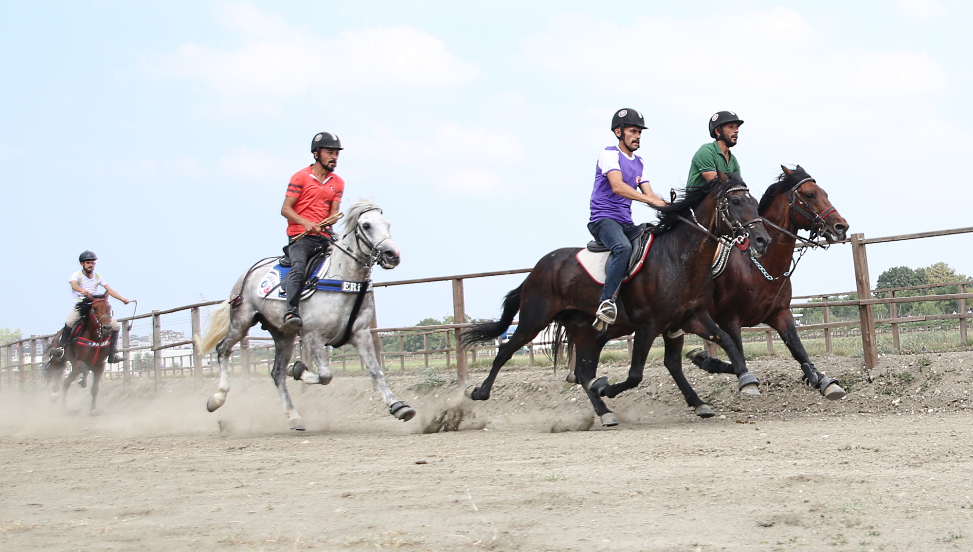 Bursa’da rahvan atlar zafere koştu
