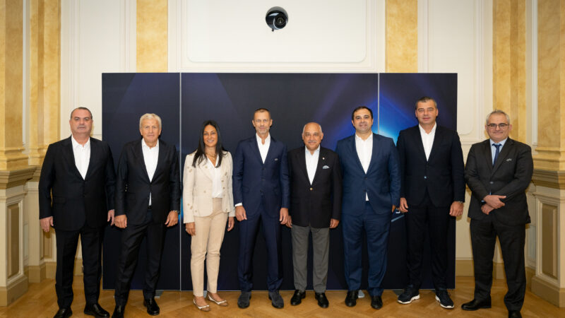 TFF Başkanı Büyükekşi UEFA Başkanı Ceferin ile bir araya geldi UEFA Süper Kupa finalini izlemek üzere Finlandiya'nın başkenti Helsinki'de bulunan