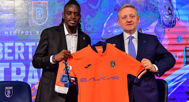 Başakşehir, Bertrand Traore’yi resmen açıkladı Başakşehir, Bertrand Traore’yi resmen açıkladı