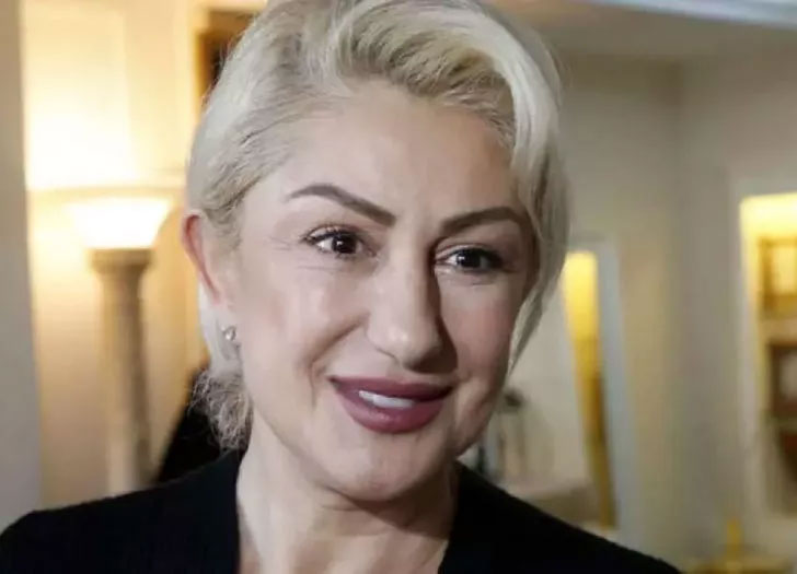 Muazzez Ersoy yıllara meydan okuyor! Mayolu paylaşıma yorum yağdı