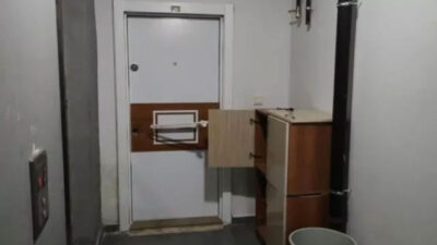 ‘Duştan çıktığımda ev sahibi kapıyı söktü’ demişti! Gerçek bambaşka çıktı: Evde fuhuş yapılıyormuş