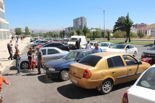 Fiyatını duyan geldi, insan ve araç kuyrukları oluştu! “Fabrikada bile yok”