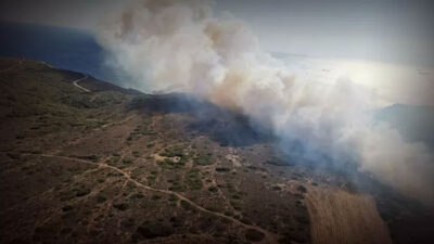Bozcaada’da yangın! Çok sayıda ekiple müdahale ediliyor