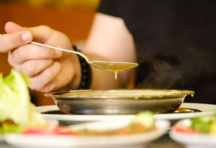 Beyni yavaş yavaş çürütüyor! Ömrü kısaltıyor