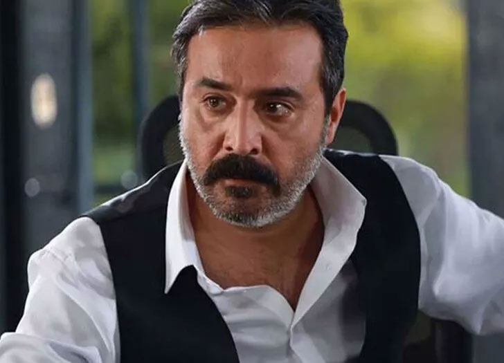 Oyuncu Mustafa Üstündağ Sabah yazarı Tuba Kalçık ile evlendi Oyuncu Mustafa Üstündağ Sabah yazarı Tuba Kalçık ile evlendi