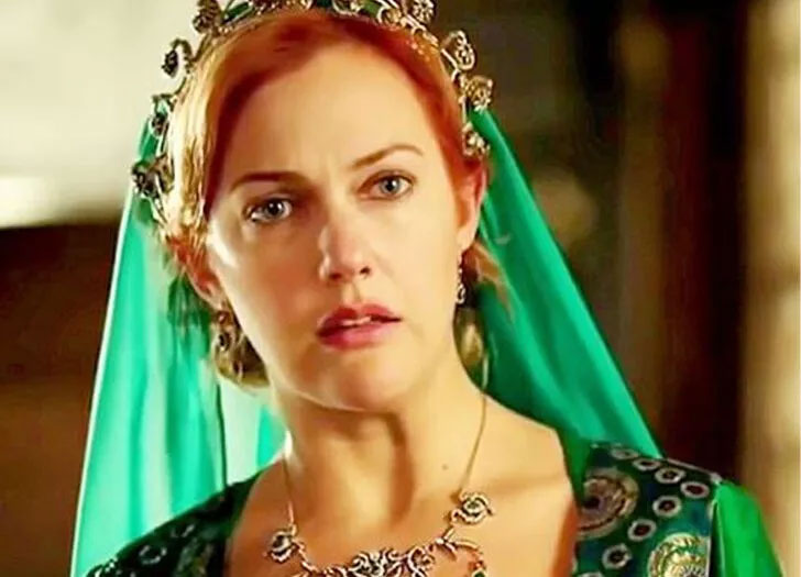 Meryem Uzerli’den milyon dolarlık poz! Rusya’da…