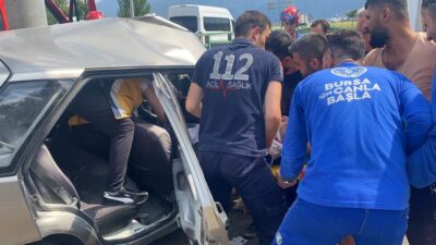 Bursa’da feci kaza! Otomobil hurdaya döndü: 1 ağır yaralı