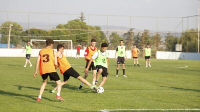 Bursa’da gençlerin futbol şöleni başladı